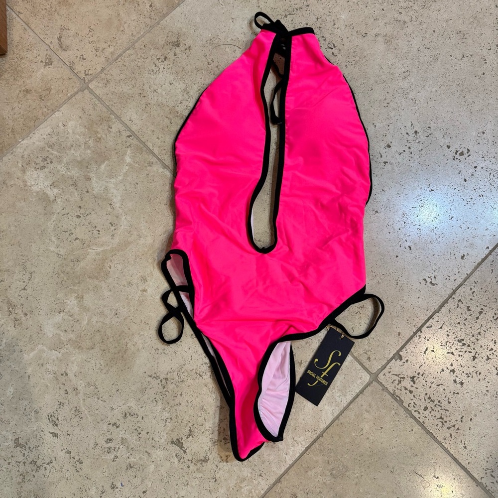 Social Features Pink and Black Swimsuit NWT